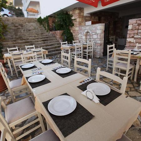 Hotel Prishtina Sarandë Exteriör bild