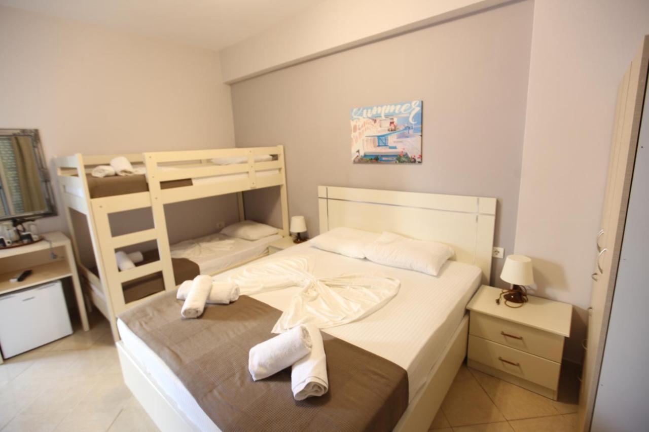 Hotel Prishtina Sarandë Exteriör bild