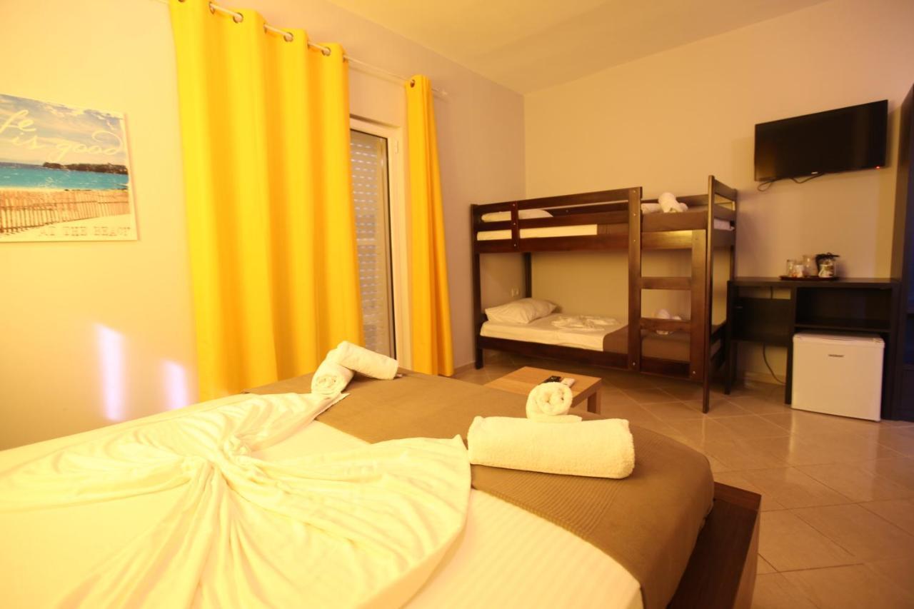 Hotel Prishtina Sarandë Exteriör bild