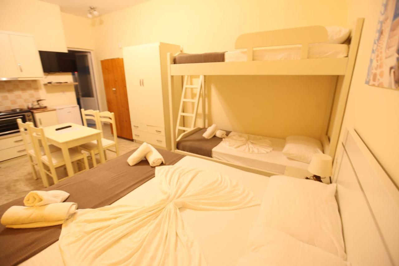 Hotel Prishtina Sarandë Exteriör bild